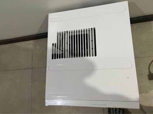 midea 1HP window type aircon