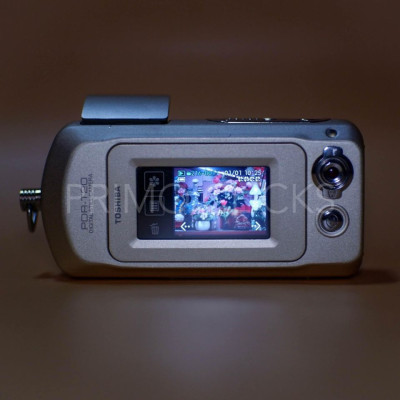 *Rare* Toshiba PDR-T20 Digital Camera (Gold)