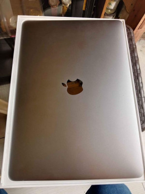 MacBook pro 128gb 2017 model