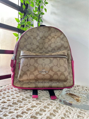 Coach Charlie Backpack in Signature Canvas - Pink