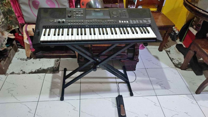 Keyboard YAMAHA PSR- E453