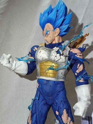 DBZ Vegeta Figure with 3 extra Heads 1 with light