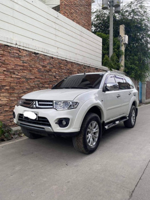 2015 Mitsubishi montero gls-v at