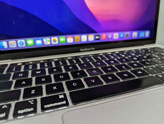 MacBook pro 2022 M2