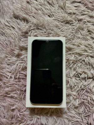 iPhone 11 (64gb)