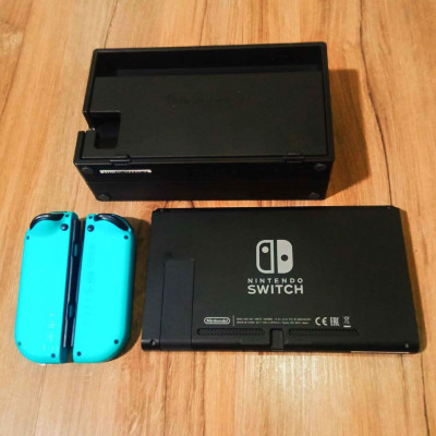 Nintendo Switch 128GB With MANY Games V1 CFW Unpatched Blue