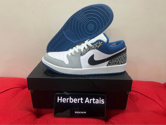Air Jordan 1 Low SE "True Blue"