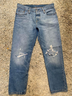 LEVI’S 501 CT CUSTOMIZED TAPERED JEANS