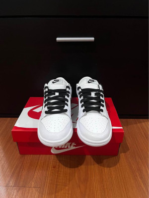 Dunk Low Reverse Panda