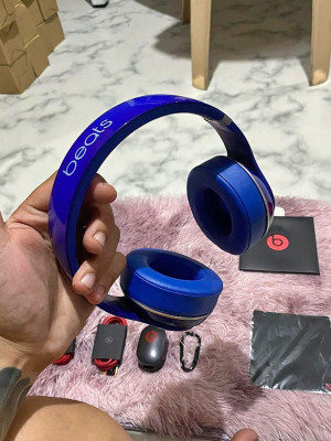 BEATS STUDIO2 WIRELESS WITH NEWLY REPLACED EARPADS!