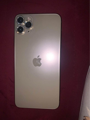 Selling or swap iPhone 11 pro max 256 gb