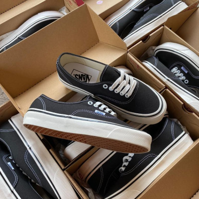 Anaheim 44dx Canvas Black White