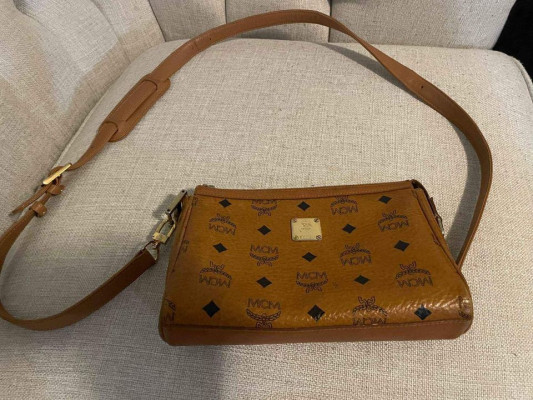 MCM Sling Bag (Authentic) ❤️Pre Loved❤️