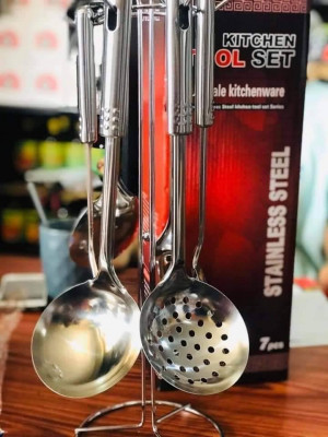 Kitchen tool set