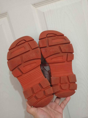 Gucc! Aguru sandals 6 womens