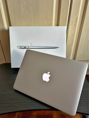 Apple 13-inch MacBook Air 2017