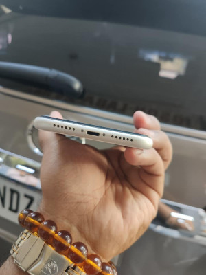 IPHONE 11 64GB FACTORY UNLOCK