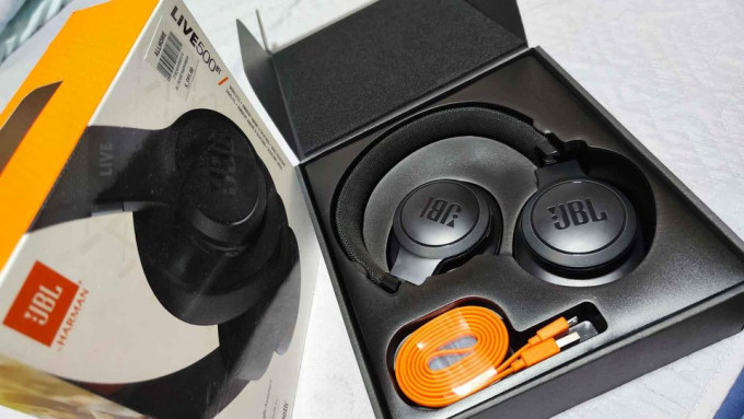 JBL Live 500 Bluetooth Headphones