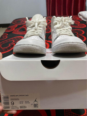 Wmns Air Jordan 1 mid triple white