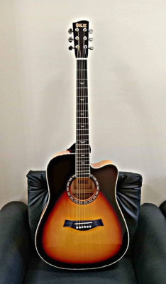 Jumbo Acoustic Guitar