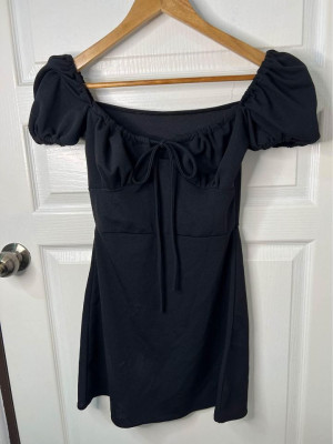 DECLUTTERING PRELOVED CLOTHES