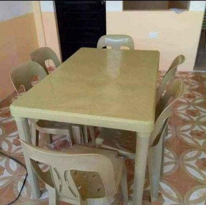 Monoblock set of 6 Uratex chair 3 000 Valenzuela PH.sale