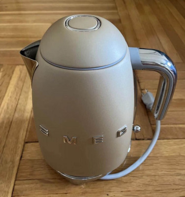 SMEG KETTLE 1.7L