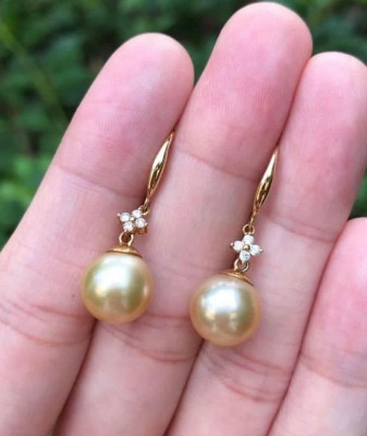 Sea Pearl Dangling Earrings
