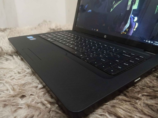 Selling HP CORE i3 '15.6 inches' mid-gaming