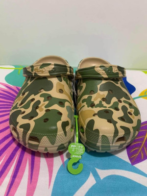 Classic Printed Camo Clog In Chai Tan M9/W11
