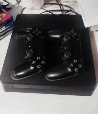 PS4 Slim