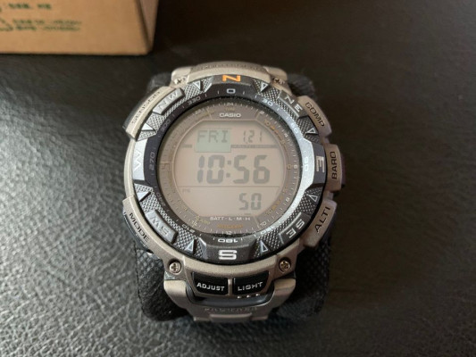 CASIO PRO TREK TITANIUM