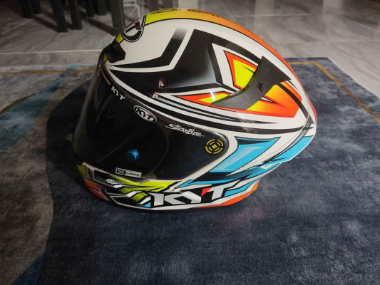 Kyt helmet. Small. Pero fit din sa medium