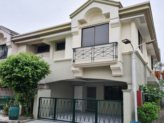 End Unit Townhouse for Sale in Elysium BF Homes Paranaque