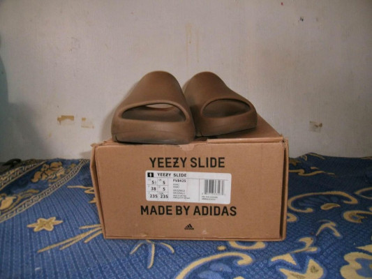 Adidas Yeezy Slides