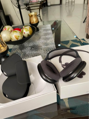 Airpods Max Slightly Used