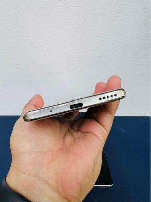 HUAWEI NOVA 8
