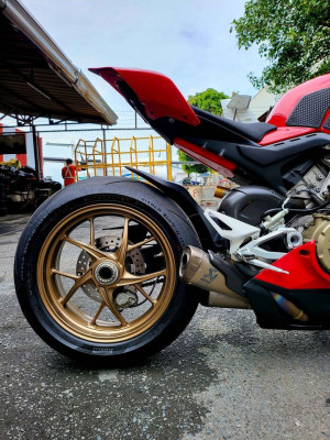 2019 Ducati panigale v4