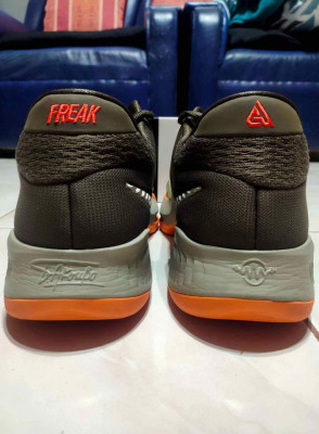 Zoom Freak 4