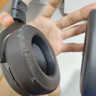 Corsair HS70 PRO WIRELESS Gaming Headset — Cream