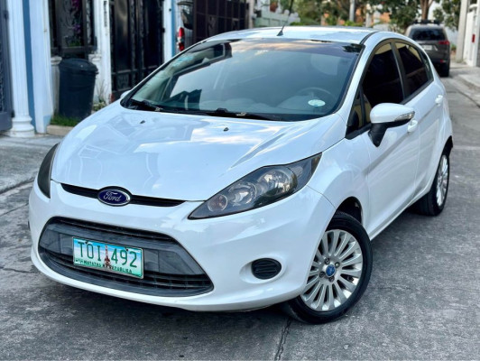 2011 Ford fiesta (hatchback)