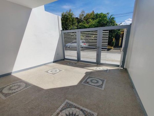 House and Lot - Quezon City