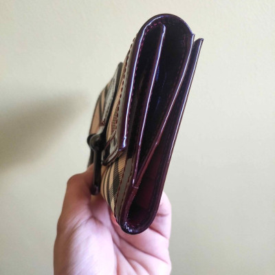 Burberry Wallet Authentic (Like New)