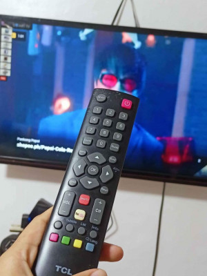 TCL 42inch with brand new Android box