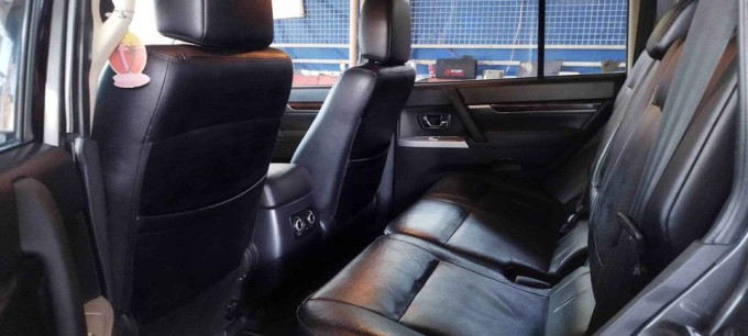 2014 Mitsubishi pajero