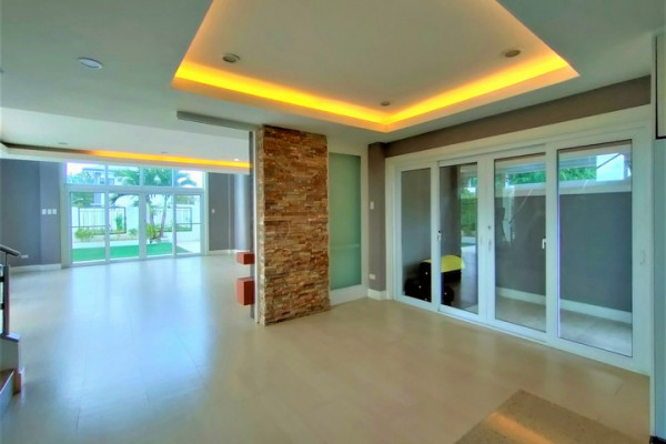 For sale House in Corona Del Mar Pooc, Talisay City