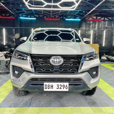 2023 Toyota fortuner v at