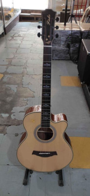 FINKS ACOUSTIC GUITAR