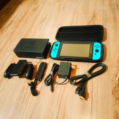 Nintendo Switch 128GB With MANY Games V1 CFW Unpatched Blue