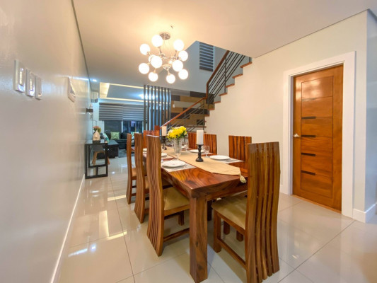 ⁣Soothing Stylish Townhouse For Sale in Quezon City⠀